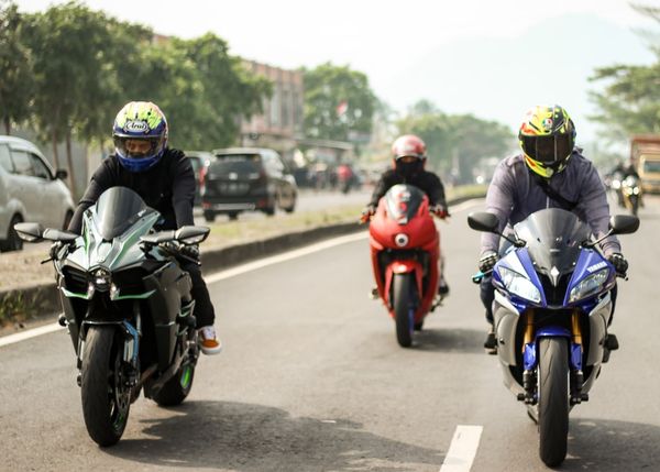 3 seconds is all you need to avert a motorcycle crash