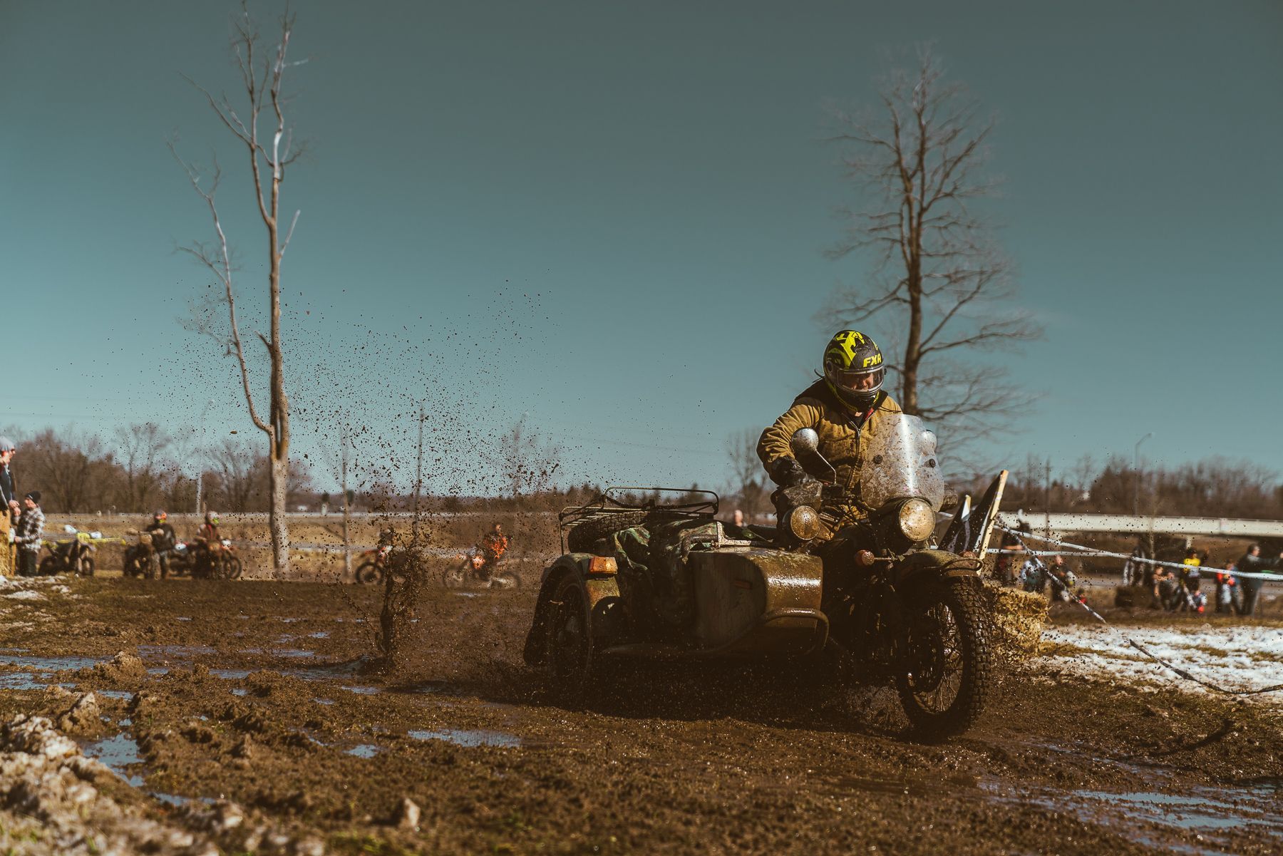 Grand Prix de Snow even sidecars racing