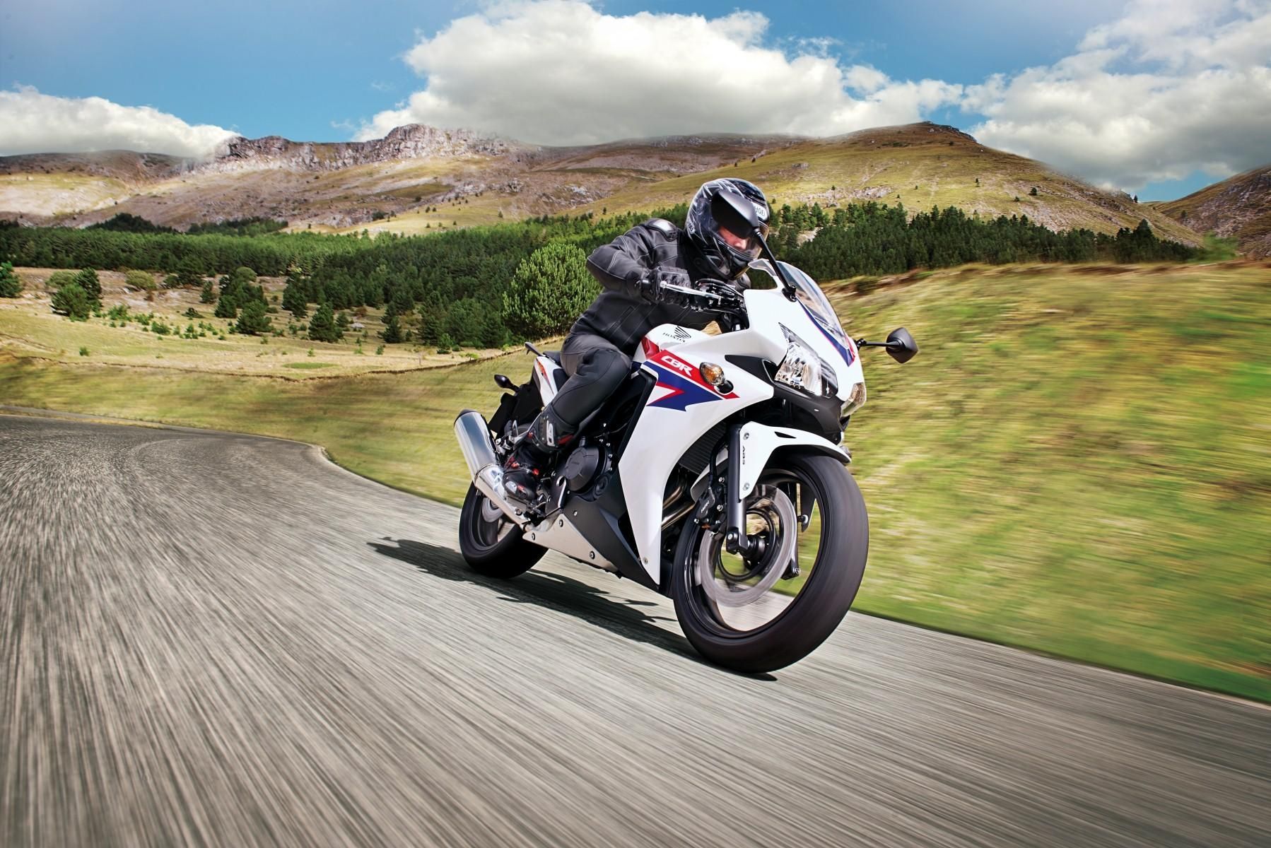 2013 Honda CBR500R in action